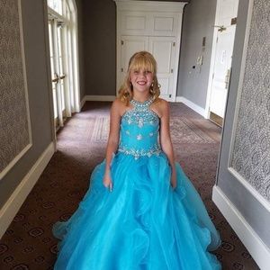 Beautiful blue pageant dress